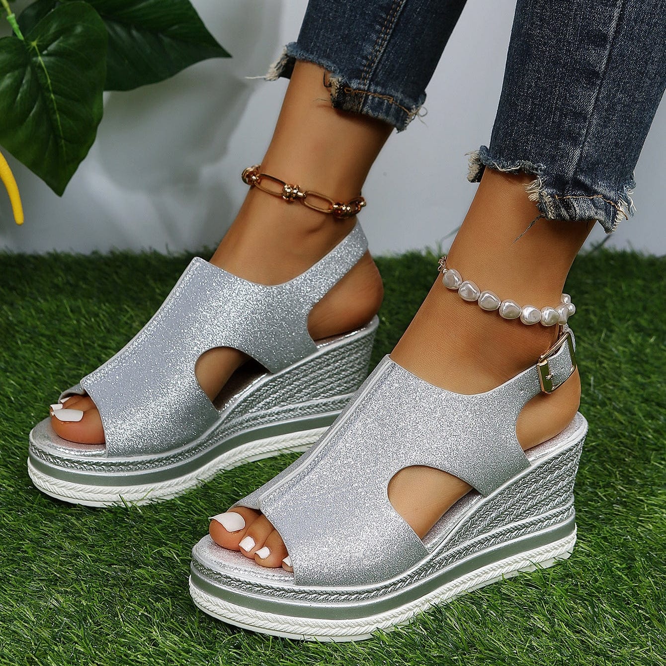Isolde™ | Orthopedic Glitter-Finish Sandals