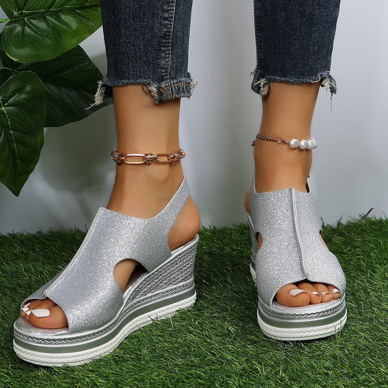 Isolde™ | Orthopedic Glitter-Finish Sandals