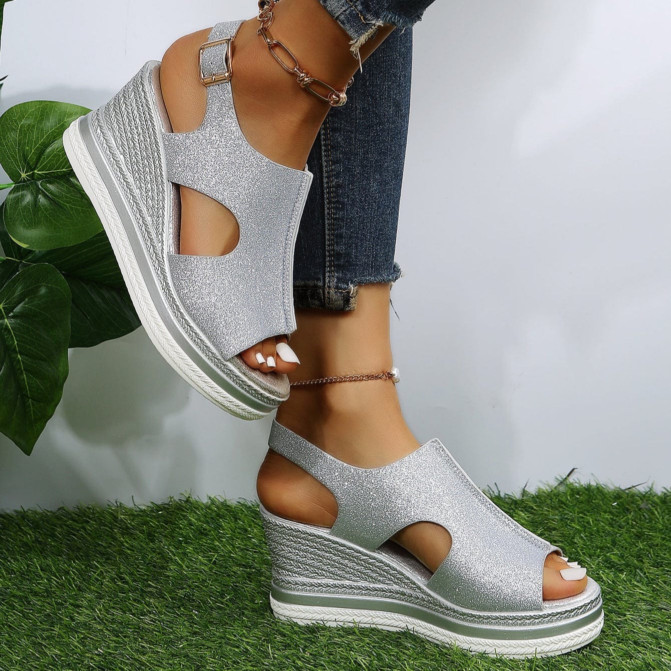 Isolde™ | Orthopedic Glitter-Finish Sandals